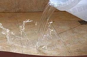 那坡漏水维修 免砸砖防水材料该如何施工